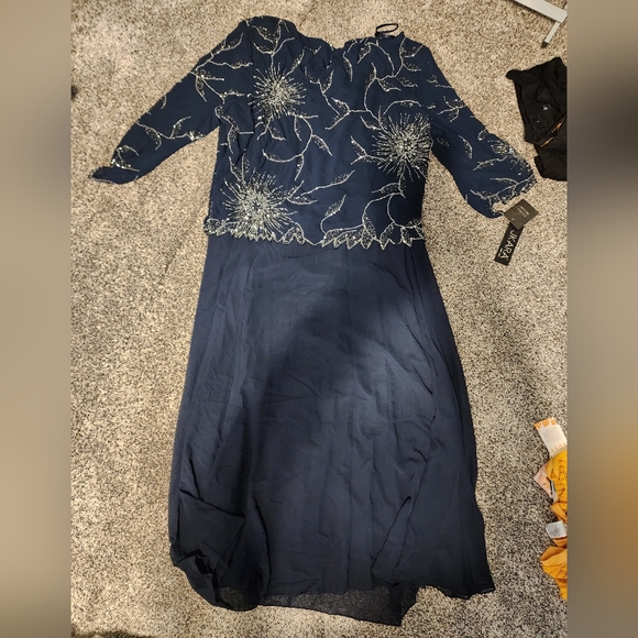 Womens plus size dresses - Picture 2 of 2